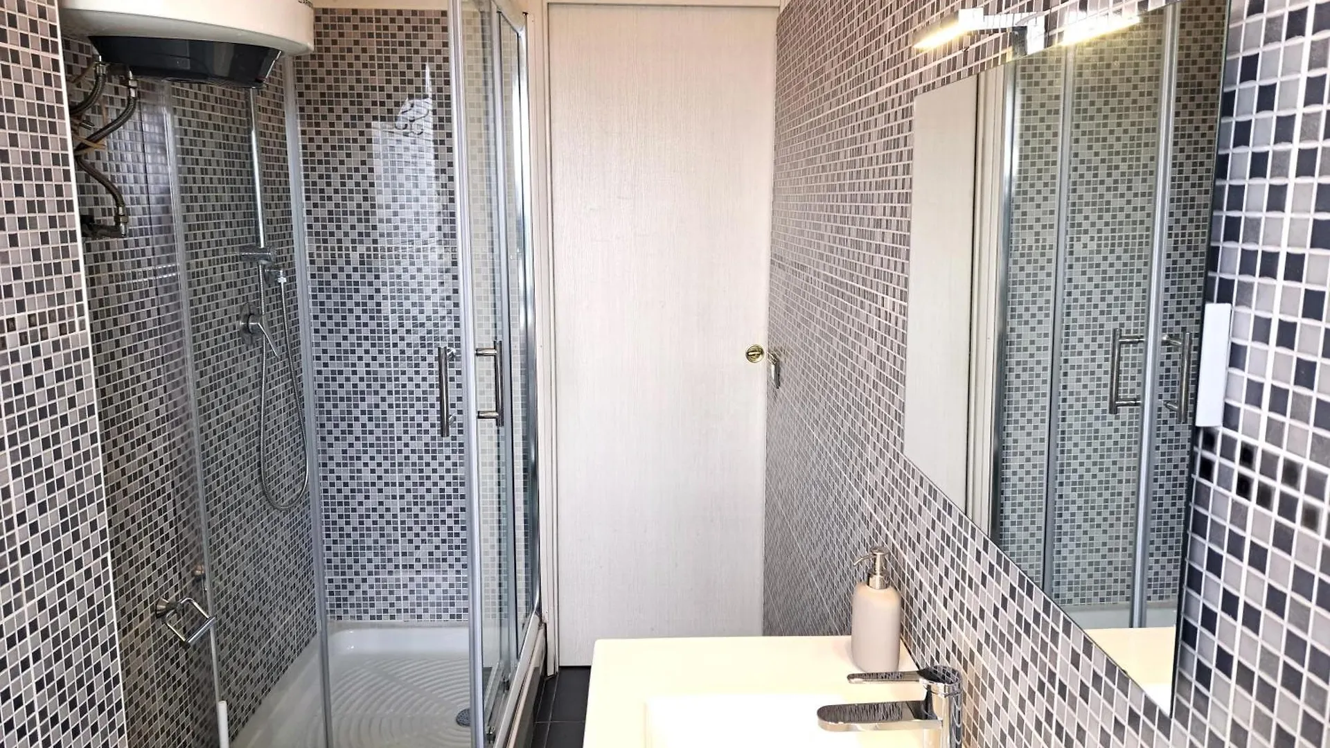 Apartment Studio Metro Garbatella Rome Italy